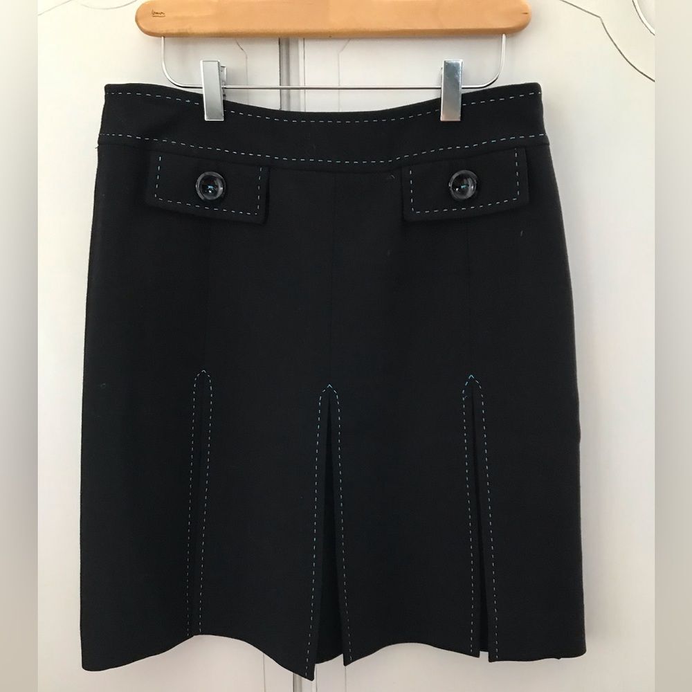 Per Se Unique Black wool lined skirt with turquoise stitching box pleats Size 8